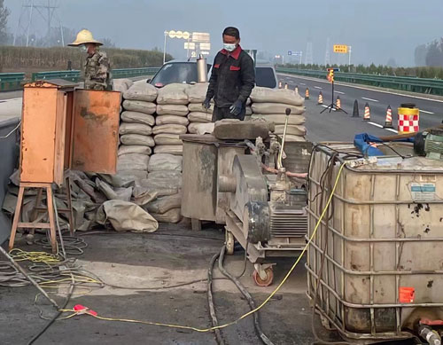 嘉峪关高速路病害处理